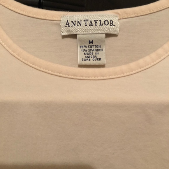 🌸3/$15🌸 Ann Taylor t shirt size medium - Picture 2 of 3